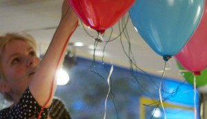Beitragsbild von Luftballons als Musikinstrument